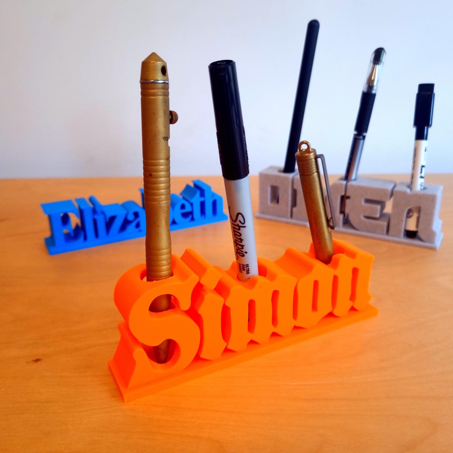 Personalised Name Desk Sign – Custom Desk Nameplate with Optional Pen Holders – Office Gift, Teacher Gift, Gamer Tag, Name Display